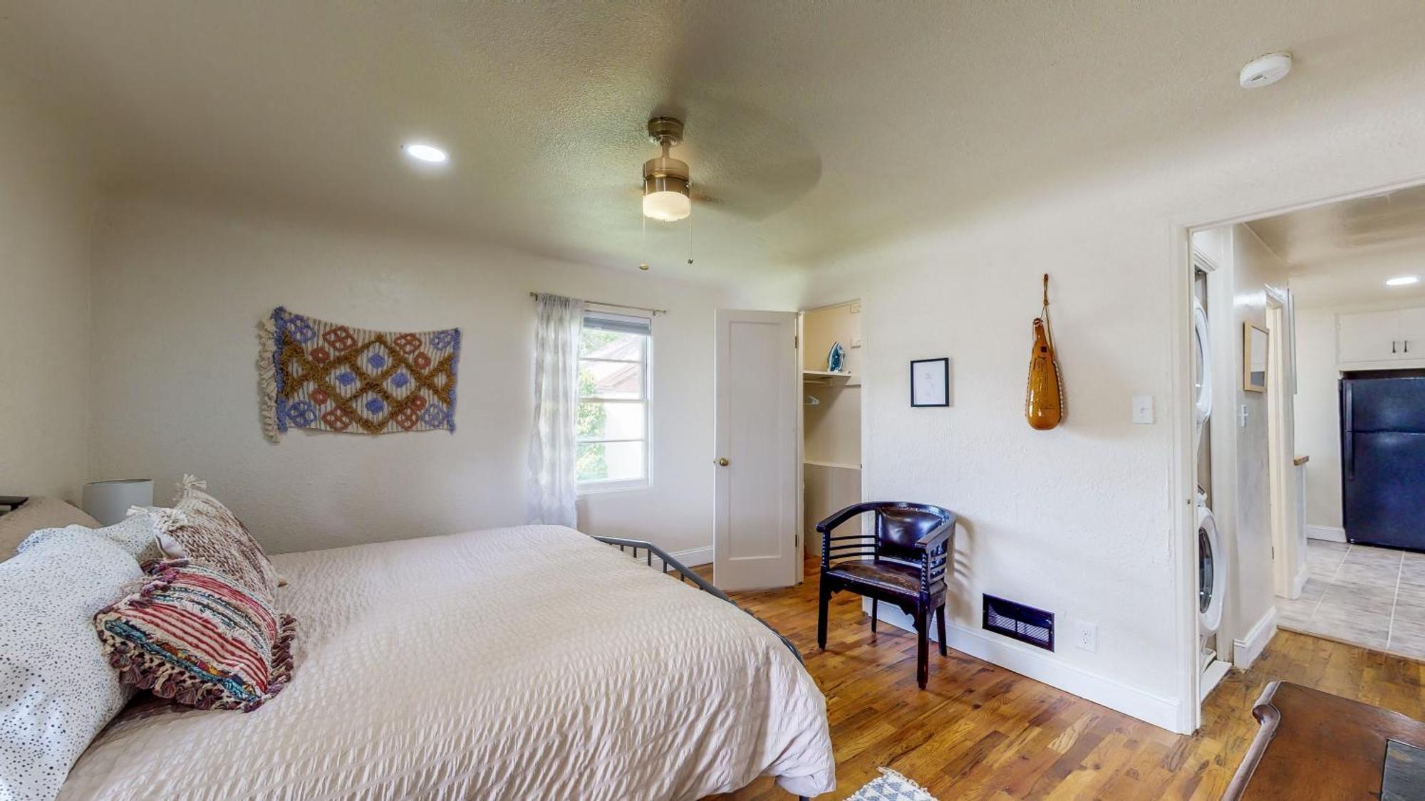 Charming Downtown Bungalow - King Bed, Office 双子瀑布 外观 照片